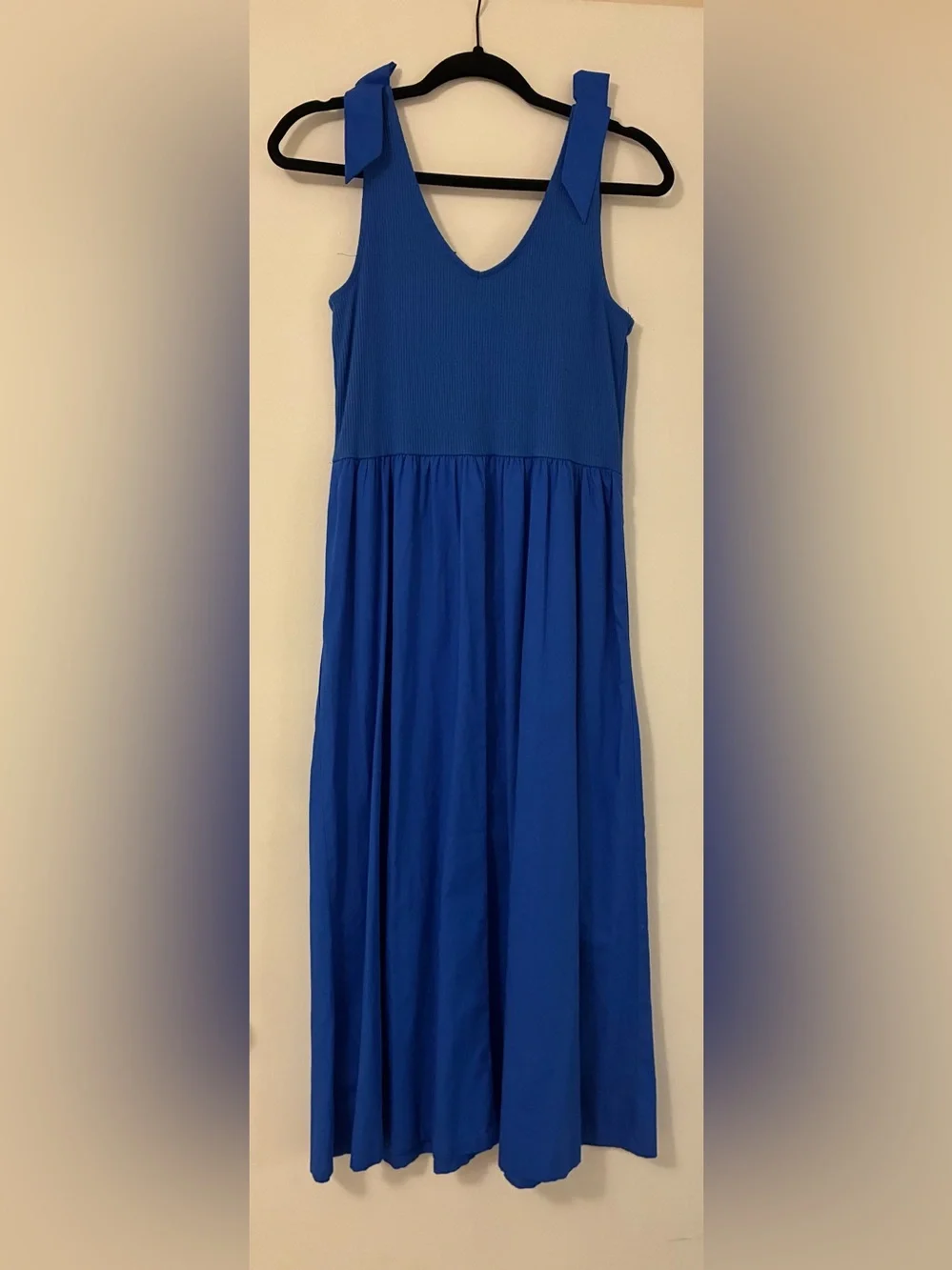 Women’s Sleeveless Tie-Shoulder V-Neck Dress in Blue